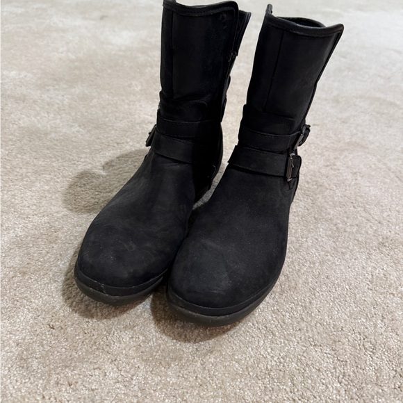 UGG Simmens Black Waterproof Boots - Picture 1 of 4